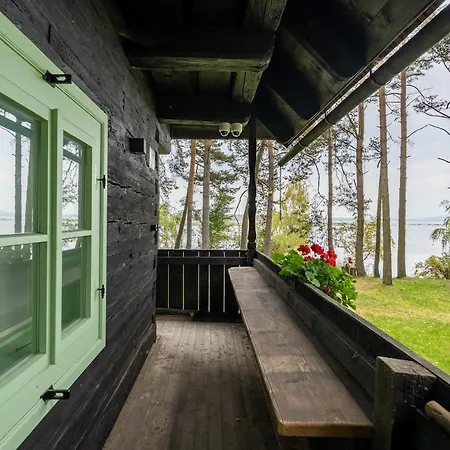 Prázdninový dům Cozy Wooden By The With A Sauna